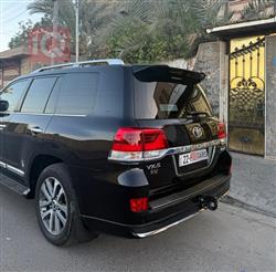 تۆیۆتا لاند کروزەر